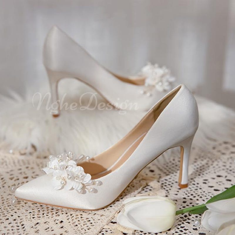 Women's Flower Closed Toe Silk Satin With Stiletto Heel Wedding Shoes