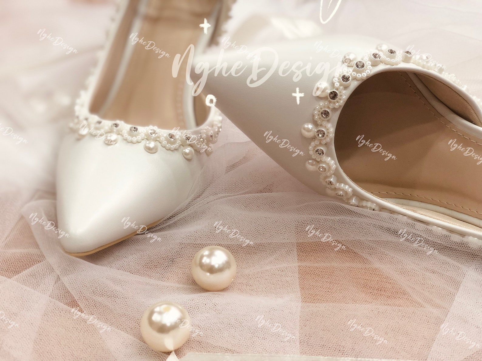 pointed toe wedding shoes