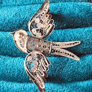 Vintage 800 Silver Filigree Bird Brooch Swallow Italian or German signed 25 DE