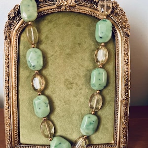 Green Serpentine and Glass Beaded Chunky Necklace