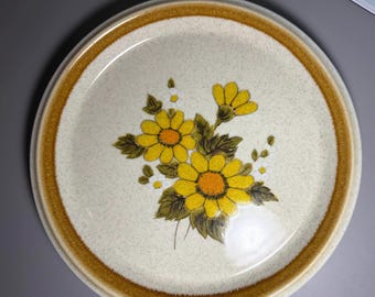 Vintage Mikasa Stoneware Plate Yellow Daisies - 7.75”