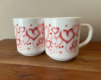 Vintage Arcopal France Mugs (2) Milk Glass Hearts Design Love Valentine’s Day Coffee Tea Mug Cups.