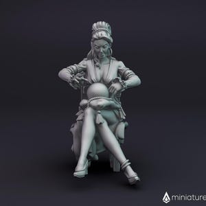 Fortune Teller / Augur /  Sorceress- miniature for Dungeons & Dragons 5E, RPG, wargames and board games