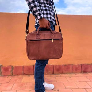 Sac besace en cuir pour homme fait main, sac de bureau en cuir pour homme, sac en cuir pour Macbook, porte-documents en cuir personnalisé, sac d'ordinateur pour ordinateur portable 13-15-16"