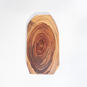 ORANA Cross cut Australian hand made camphor laurel wood chopping cutting board