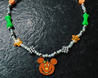 Collar de cuentas inspirado en Mickey Mouse y calabaza: estilo Y2K, espeluznante, linda joyería de moda, collar desigual, Halloween, festividades