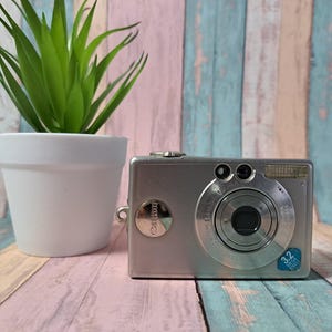 Cámara digital Canon PowerShot S230 EPH PC1037 vintage, rara, funciona perfectamente, tarjeta Compact Flash de 4 GB.