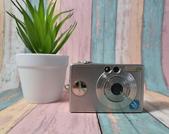 Rare Canon PowerShot S230: Vintage Digital Camera with 4GB Card