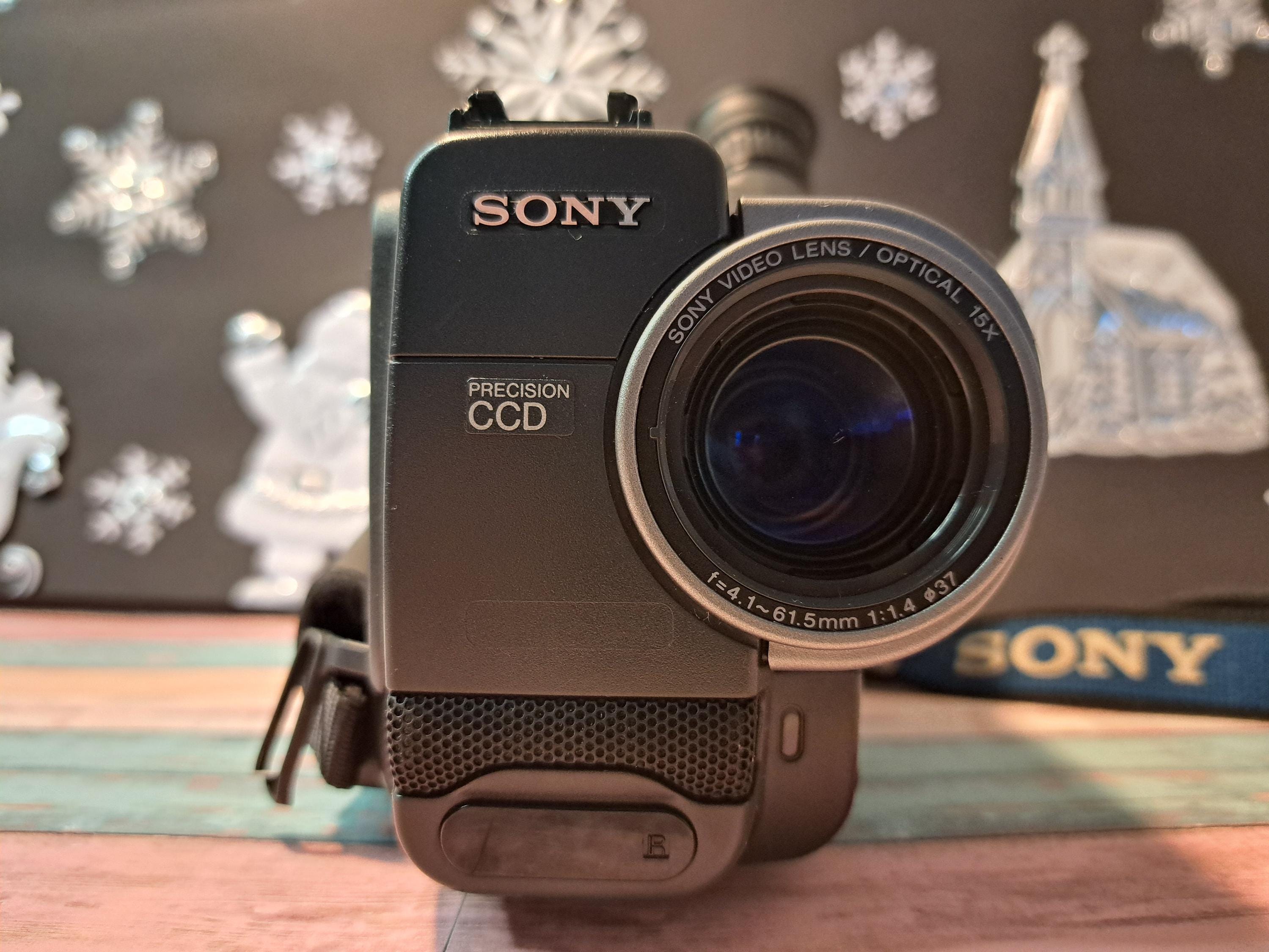 Vintage Sony Video8 Handycam CCD-TR620E: Retro Camcorder With