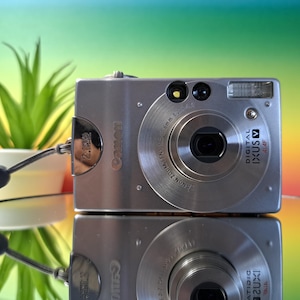 Rare CANON IXUS V  (S110 Digital Elph) PC 1012 Digital 2.1MP 2x Zoom Collection Vintage Compact Digital Camera