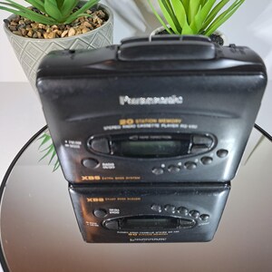 WALKMAN CASSETTE RADIO Panasonic RQ-V180 Test Uniquement La Radio Enceintes EUR 19,99 - FR WALKMAN CASSETTE RADIO Panasonic RQ-V180 Test Uniquement La Radio Enceintes EUR 19,99 - FR