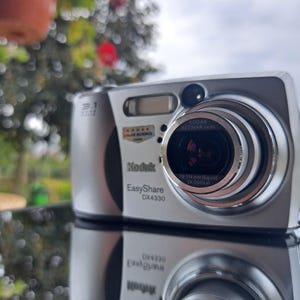 Kodak EasyShare DX4330 3.1MP Digital Camera with 3x Optical Zoom, Ashperic Lens 38-114mm Image Stabilized Vintage Photography Device