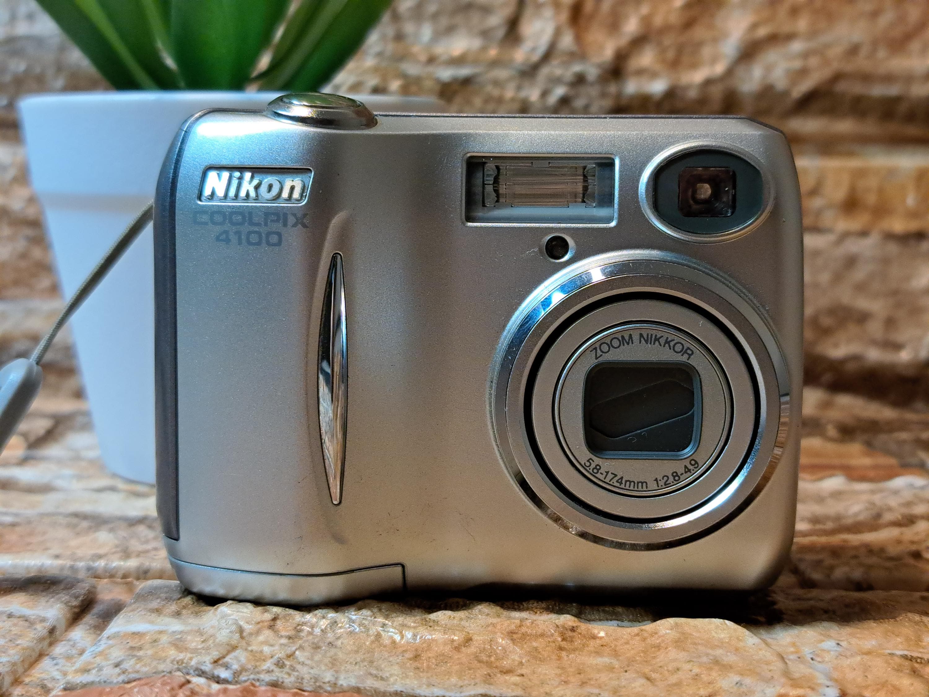 Nikon ニコン デジタルカメラ coolpix 4100 デジカメ オールドコンデジが人気と聞いたのでCOOLPIX4100を持ち出してみた