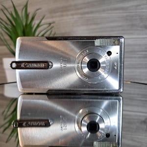 Rare Canon Digital IXUS i SD10 IXY Pc1060 Vintage Compact Digital Camera, 4MP, 5.7x Digital Zoom, Collectible Photography Gadget