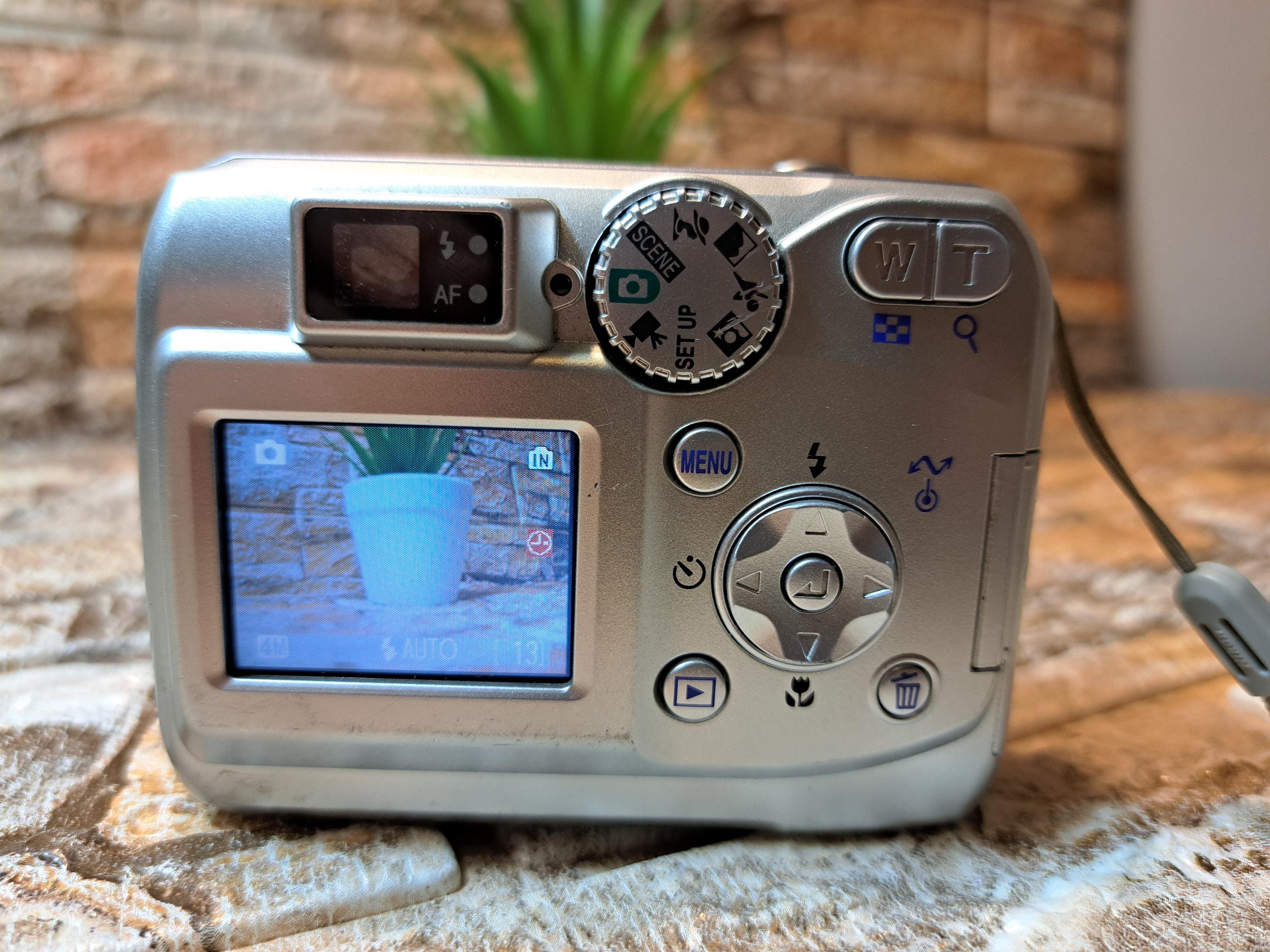 Nikon ニコン デジタルカメラ coolpix 4100 デジカメ オールドコンデジが人気と聞いたのでCOOLPIX4100を持ち出してみた