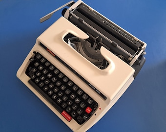 Vintage Brother Deluxe 1600 mekanisk bärbar skrivmaskin - Retro japansk skrivmaskin och heminredning