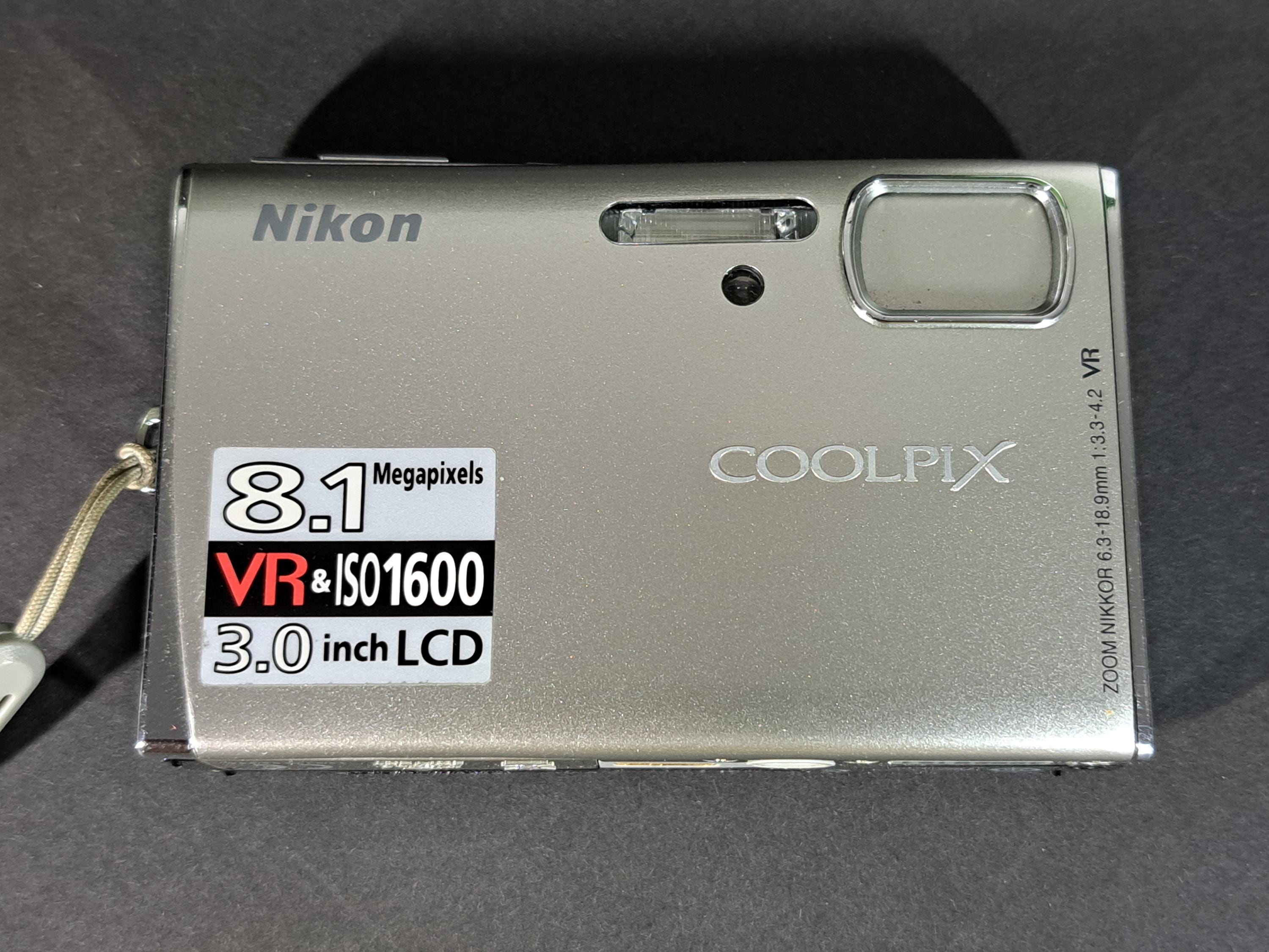【美品】Nikon COOLPIX S51 シルバー Nikon Coolpix S51 Digital Camera, 8.1MP Silver Compact