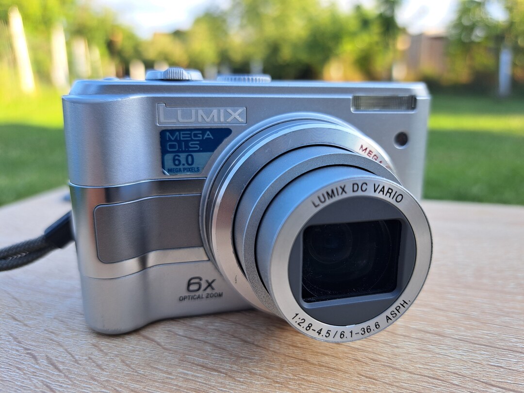 Panasonic Lumix DMC-LZ5 DC Vario Lens Digital Camera 6x Optical Zoom ...