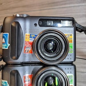 Vintage Sony Cyber-shot DSC-S85 Camera - 4.1 MP Digital Still Camera for Travel, 3x Optical Zoom & Perfect Gift Idea!