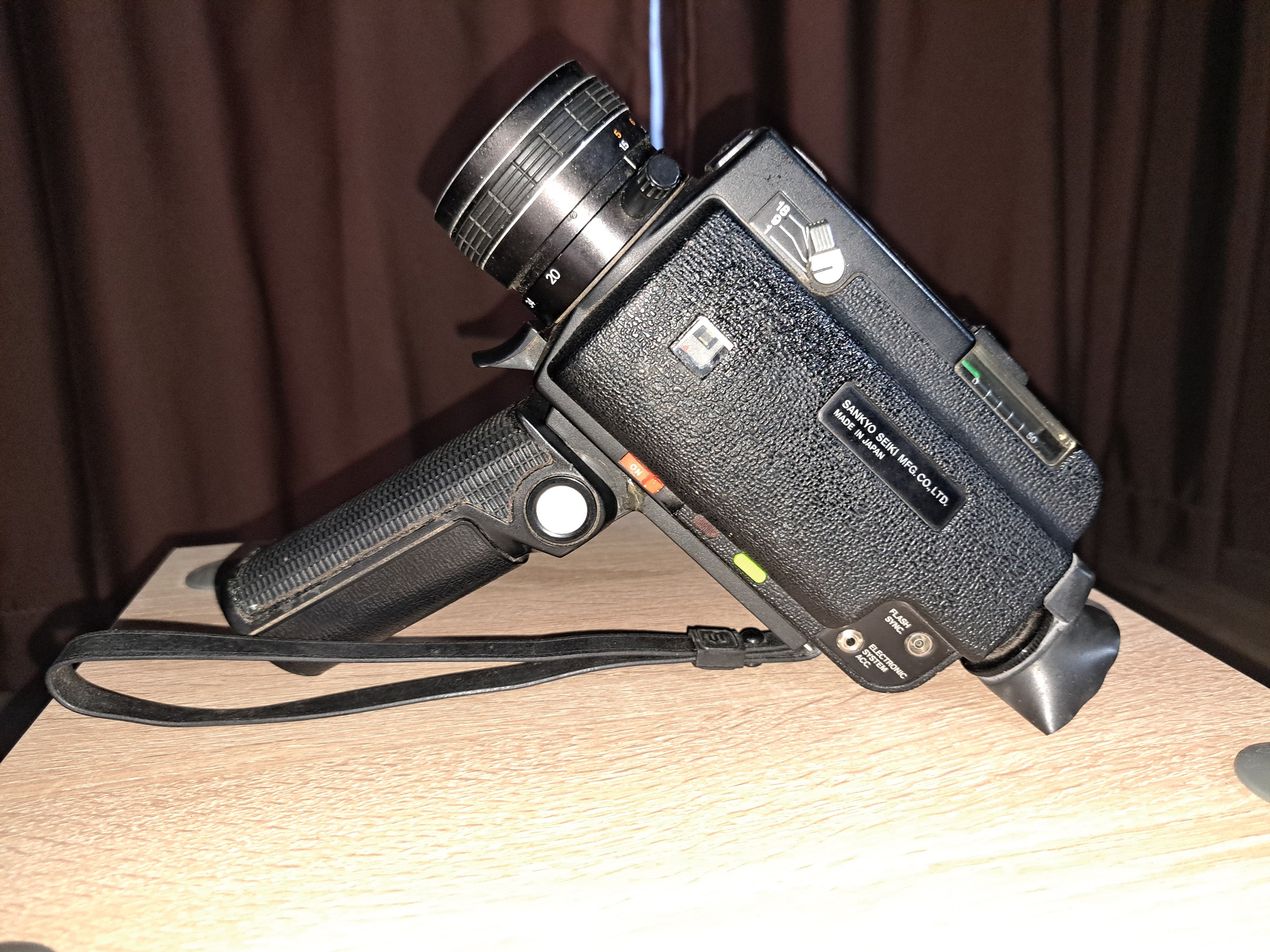 スーパー8 8ミリカメラ Sankyo ES-44XL 動作確認済み Sankyo ES-44 XL Super 8 Camera - Fully Working/tested - Etsy