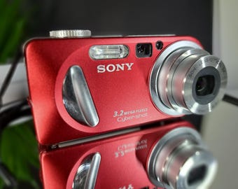 Vintage Sony Cyber-shot DSC-P8 Red Digital Camera: Retro Photography