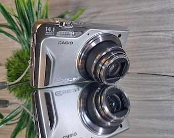 Casio Exilim EX-H15 Digital Camera: 10x Optical Zoom, 14.1MP, Silver
