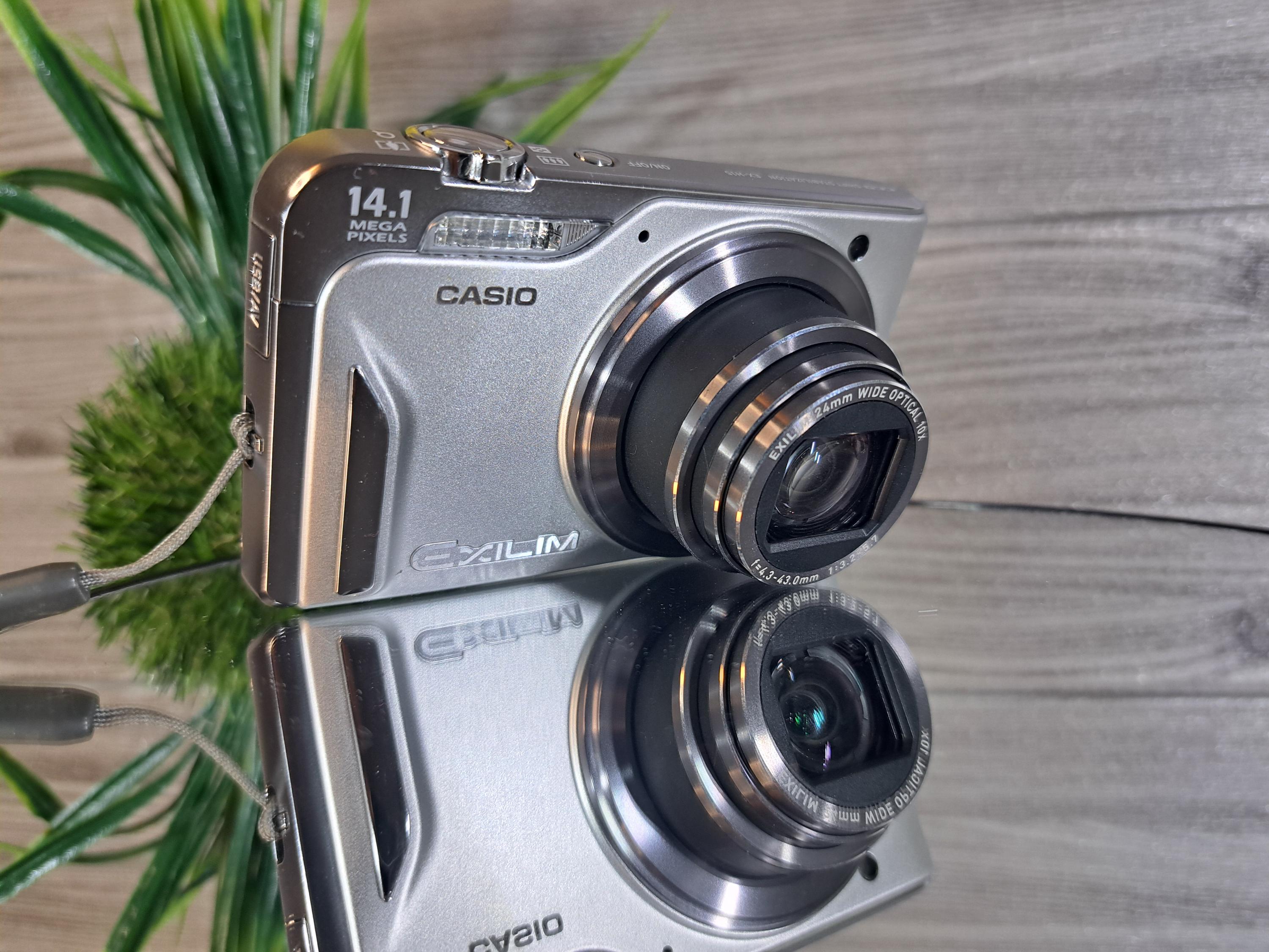 Casio Exilim EX-H15 14.1MP Digital Compact Camera, 24mm Wide
