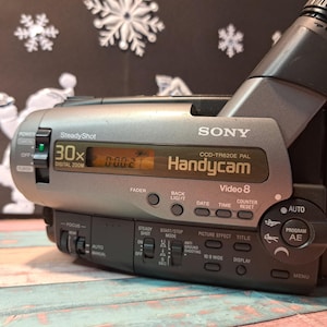 Vintage Sony Video8 Handycam CCD-TR620E: Retro Camcorder with Accessories