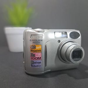 Vintage Nikon Coolpix 4600 Digital Camera - Classic Photography Gift for Collectors, Unique Retro Style