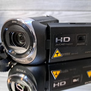 Sony HDR-PJ410 HD Handycam Camcorder: 30x Optical Zoom, Carl Zeiss Lens