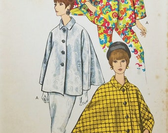 Cape Pattern Vogue 7124 Size Small Bust 31 32 Rare Vintage 1960s Unused Factory Folded