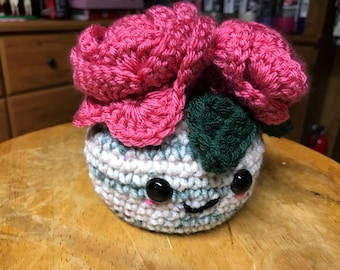 Crochet Kawaii Vase of Roses