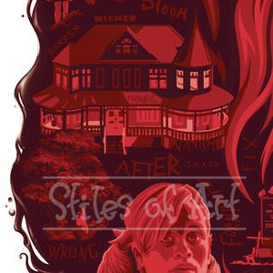 Puede incluir: Una impresi&oacute;n de arte digital roja y negra que presenta una casa victoriana con las palabras "Wicked" y "Harmful" encima. La impresi&oacute;n tambi&eacute;n incluye el texto "Stiles of Art" y el rostro de una mujer.