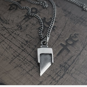 Mini Guillotine necklace