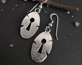 sale- KEYHOLE earrings