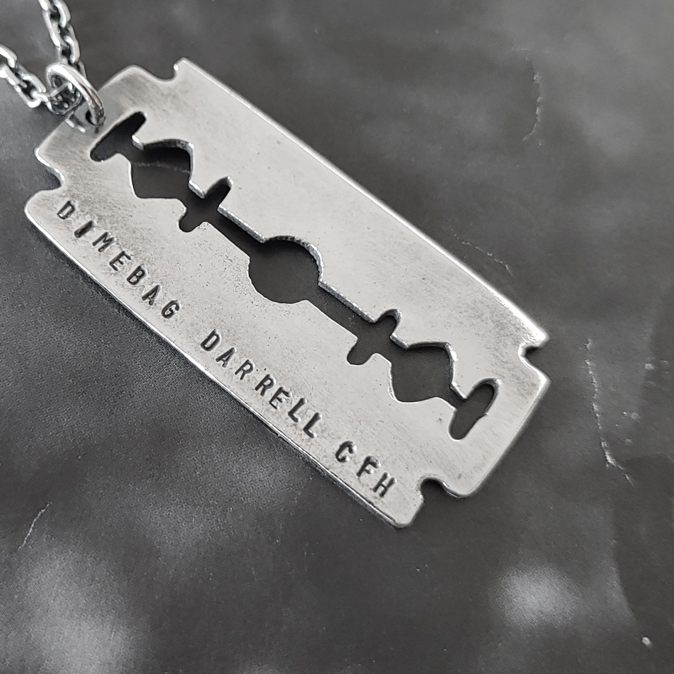 dimebag darrell razor necklace