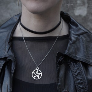 sale PENTACLE necklace image 4