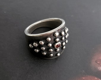 BLOOD SISTERS silver and garnet ring