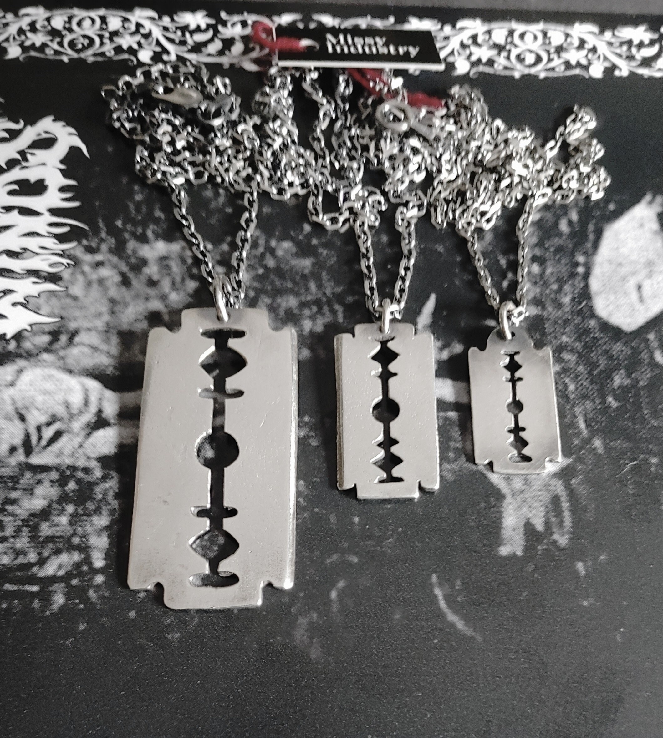 Medium RAZOR BLADE Necklace - Etsy