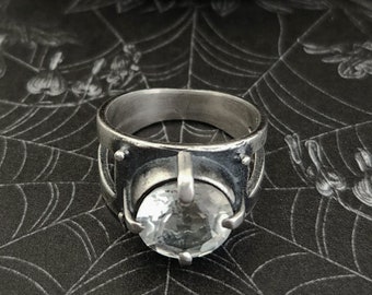 MORTICIA ring with green amethyst