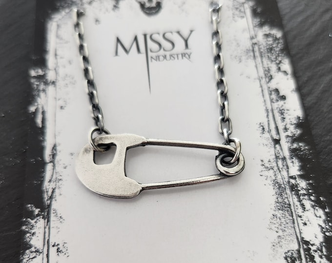 SAFETY PIN necklace