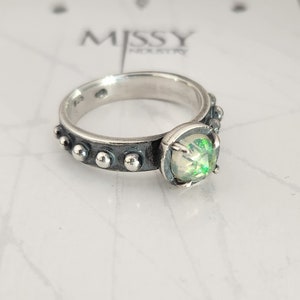 MAZZY ring with opal