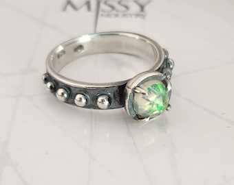 MAZZY ring with opal
