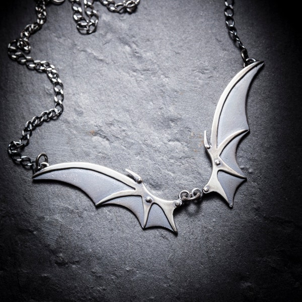 IMMORTEL Vampire wings necklace