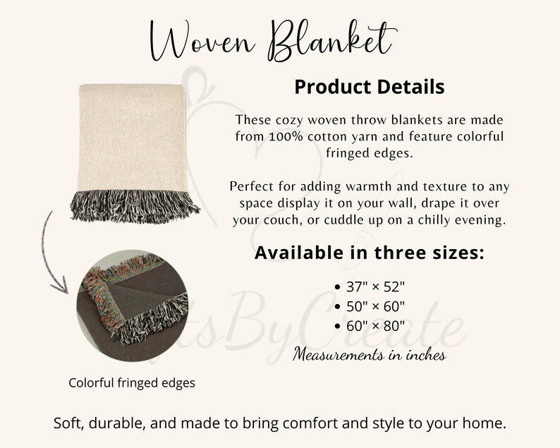 Puede incluir: Manta tejida de color crema con bordes con flecos en blanco y negro. La imagen muestra la manta y un primer plano de los bordes con flecos de colores. El texto dice "Woven Blanket". Disponible en tres tama&ntilde;os: 94cm x 132cm, 127cm x 152cm y 152cm x 203cm.