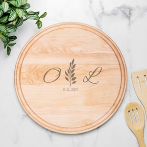 Custom Round Board, Personalized Cutting Board, Round Cutting Board, Personalized Wedding Gift, Cheese Board,Charcuterie Board,Serving Board
