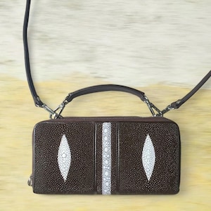 Cartera de mujer de piel auténtica de raya con doble cremallera, bolso de hombro marrón, 2 perlas y 1 espina