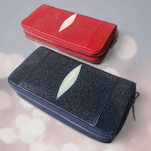 Cartera larga de piel de raya para mujer con dos cremalleras y correa