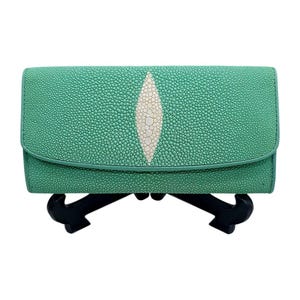 Cartera larga de tres pliegues para mujer de piel auténtica de raya con un bonito estampado de perlas