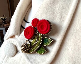 Felt and zipper rose brooch